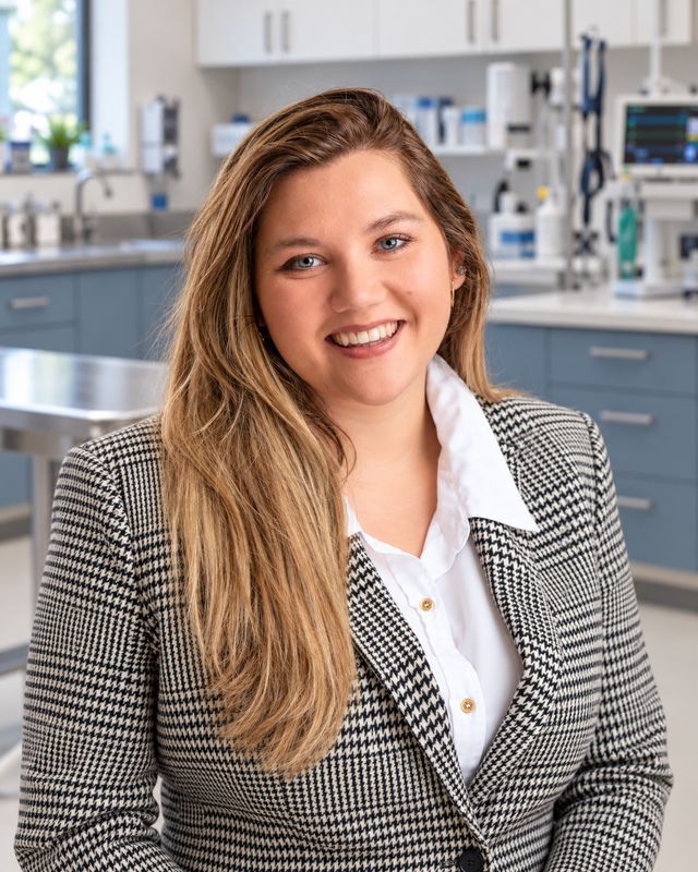 Dr. Victoria Lear